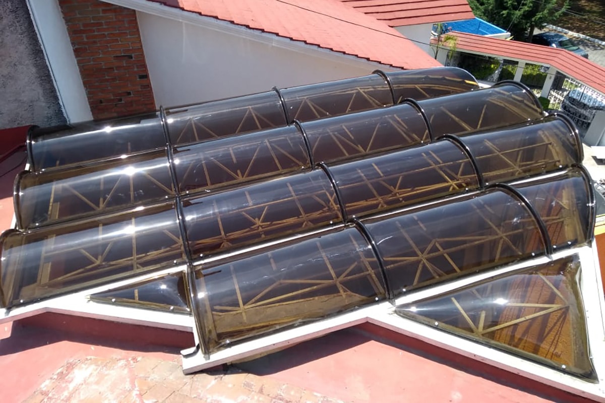 Ejemplo de domo de acrilico en techo para casa | Acrilfrasa.mx