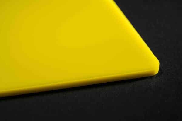 Lámina de Acrílico Amarillo L-169 de 1.20 X 1.80 cm en 3mm